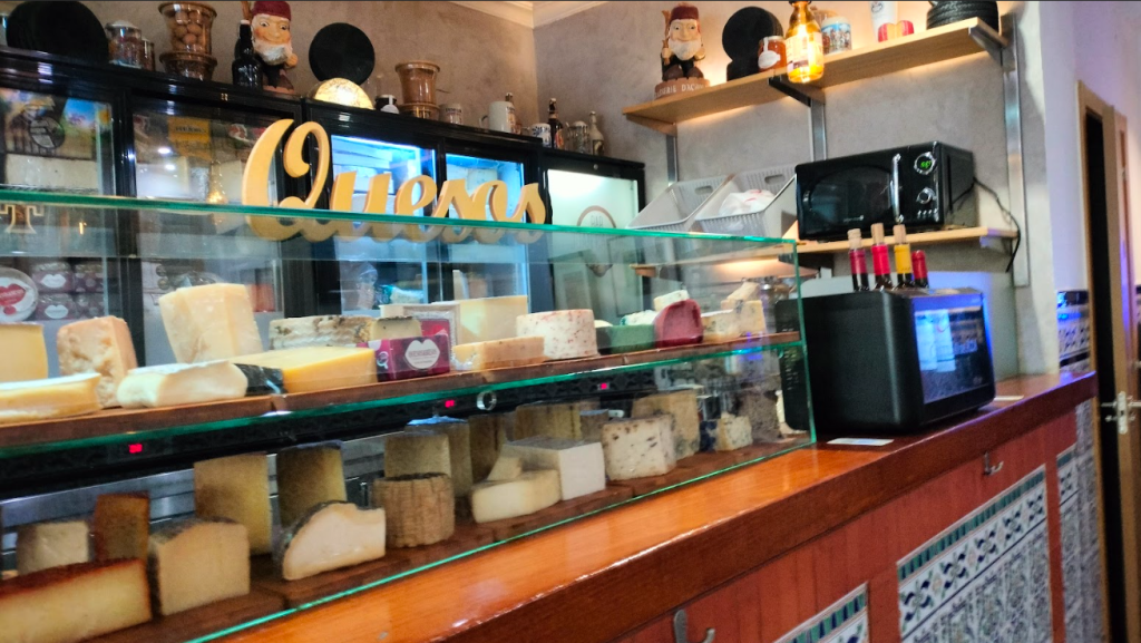sitio de quesos en Triana Juan Carlos