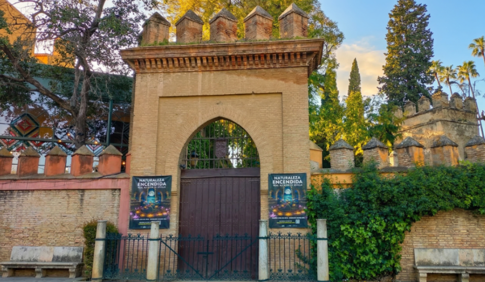 la Puerta de la Alcoba Real del Alcázar de Sevilla